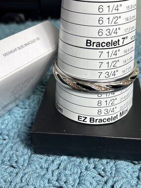 Avon Midnight Bliss Bracelet Set 3 Bangles 8 inches New in Box